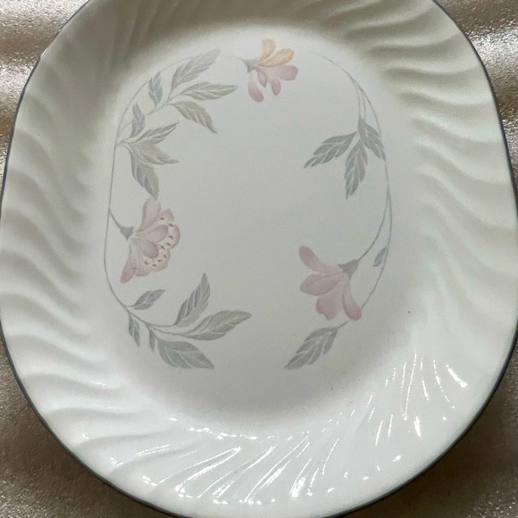 Set of 2 Vintage Corelle Pink Trio Serving Platter. White Swirl Large 12… - Picture 1 of 3